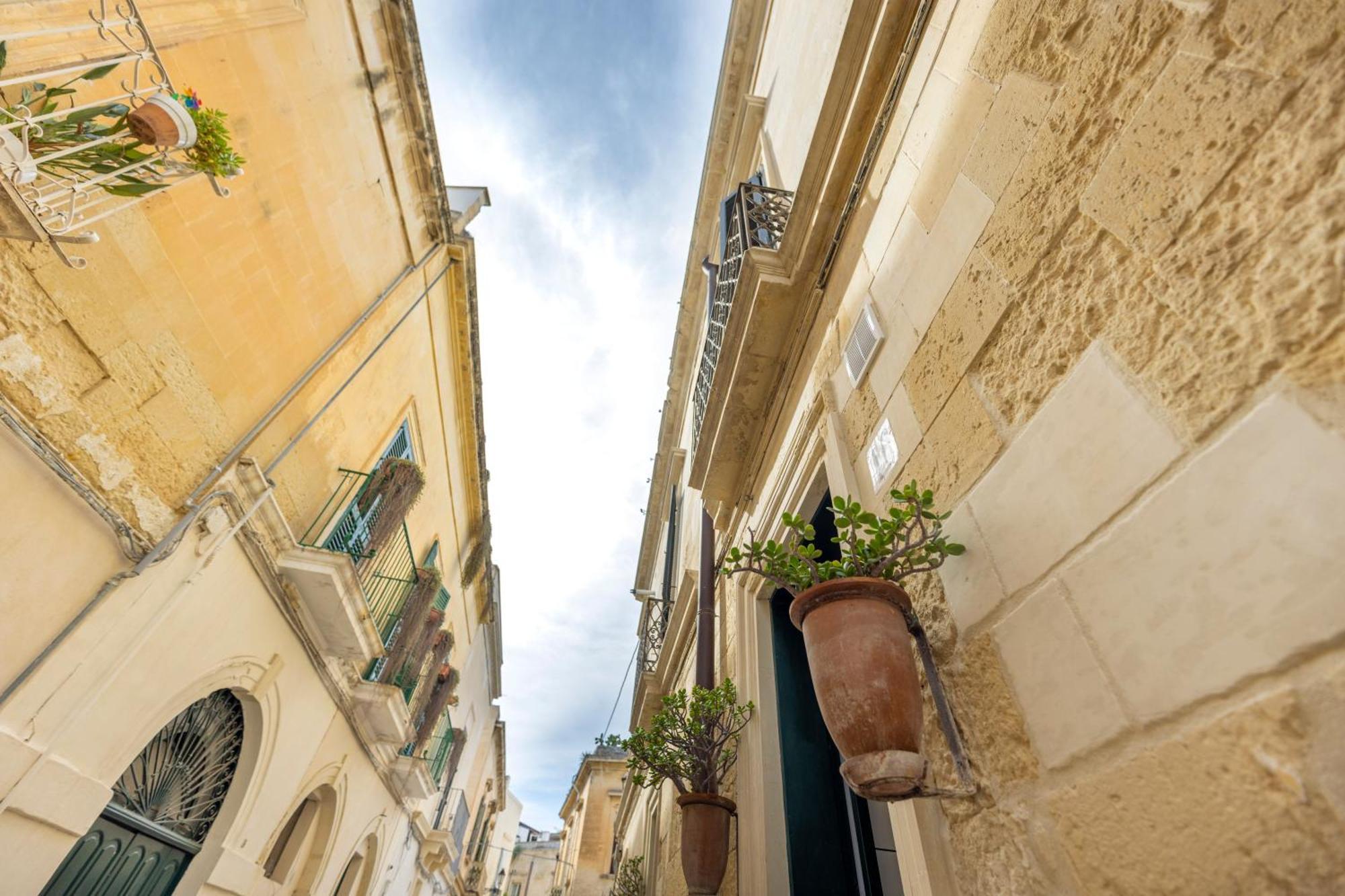 Acquaviva & * Lecce